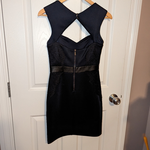 Elegant Blue Dress Guess Size 2 - Picture 4 of 4